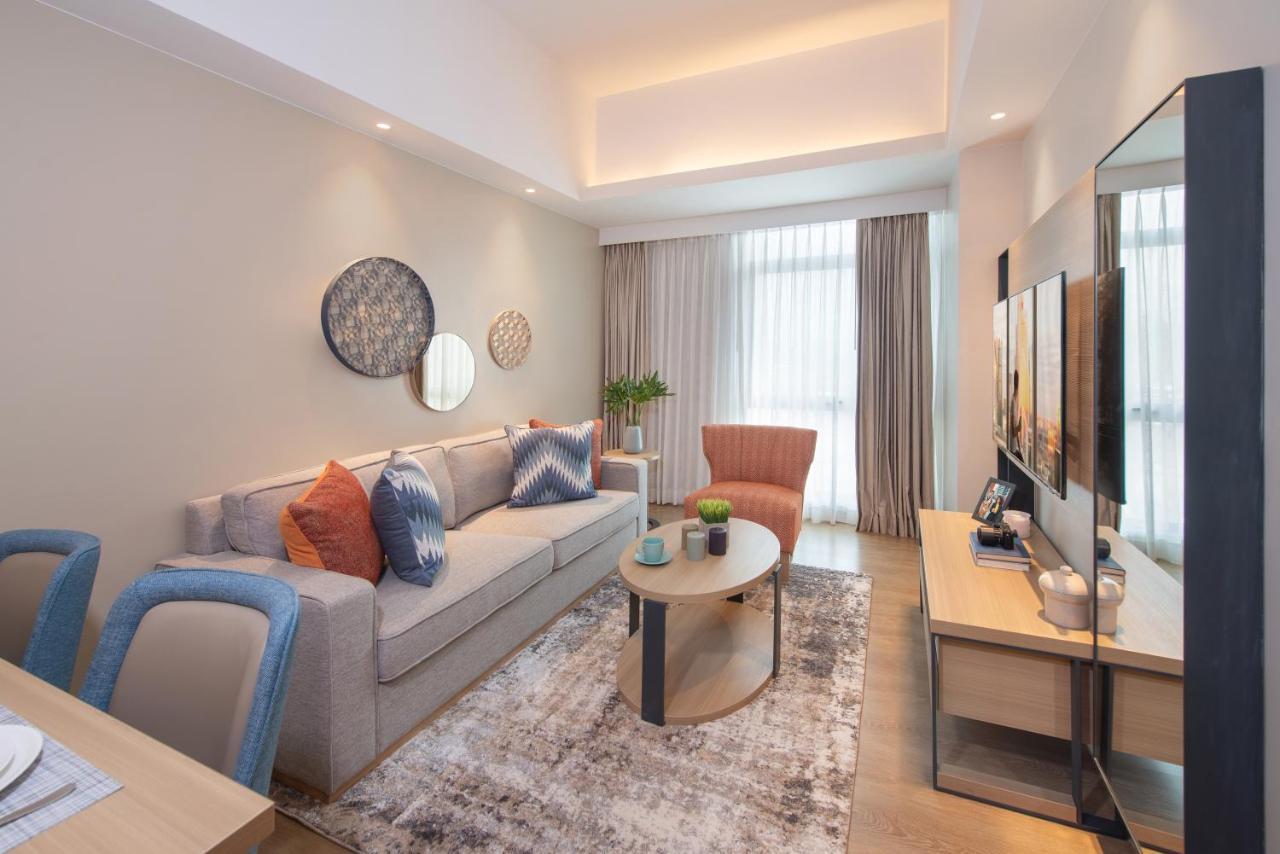 Citadines Roces Quezon City Esterno foto